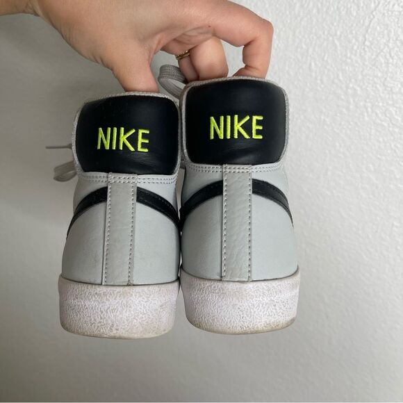 Nike Blazer High Top Sneakers Size 7 Youth or 8 Womens - Picture 2 of 6